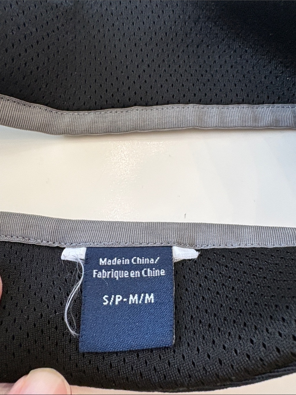 Arc’Teryx Black Mesh Athletic Visor with Gray Trim - Picture 3 of 4